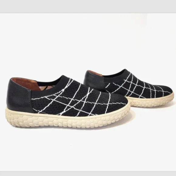 L'Amour Des Pieds Zohndra Woven Knit Slip On Sneakers - Picture 2 of 11